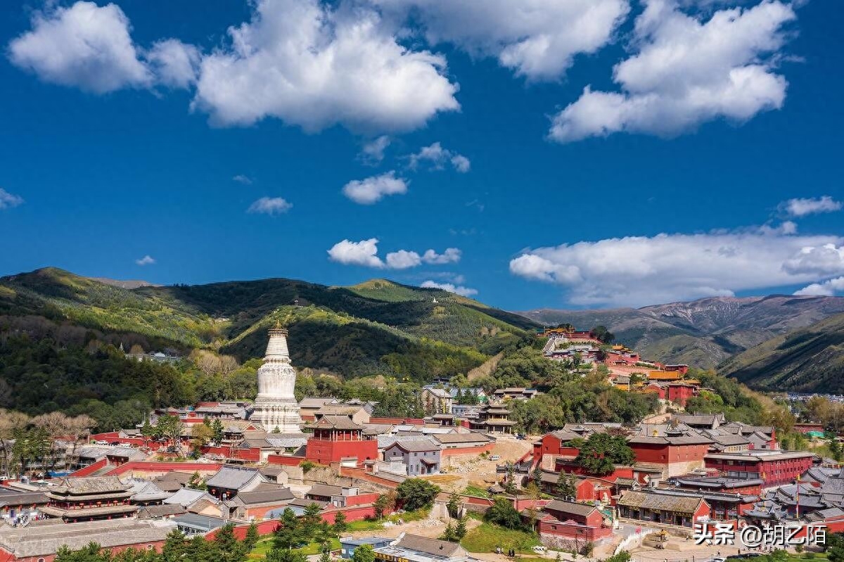 中国的四大名山（中国最著名的4大佛教名山，看看你去过几个？）(图2)